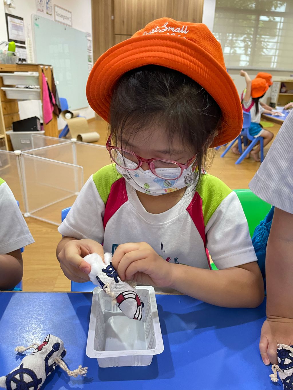 Making mosquito repellent (II) — photo 2