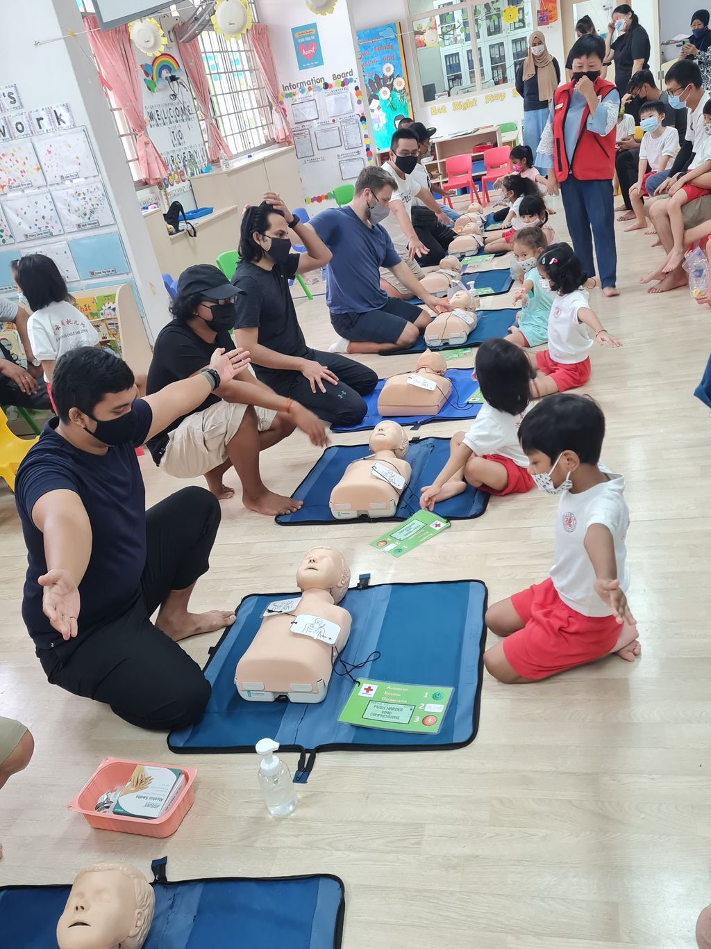 Father's Day - First Aid Fun with Daddy — photo 4