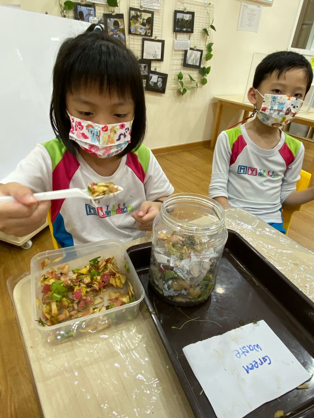 Zero waste living: Making compost from kitchen scraps — photo 2