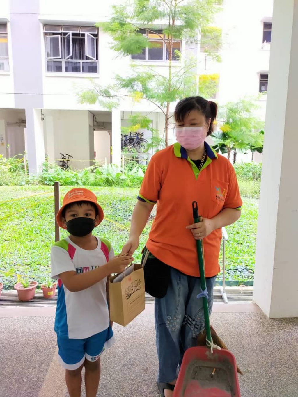 SSDB - M.Y WORLD @ Yishun Valley Spring - Our Kindness Project — photo 2