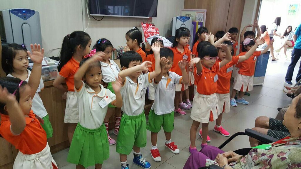Caring by giving — photo 1