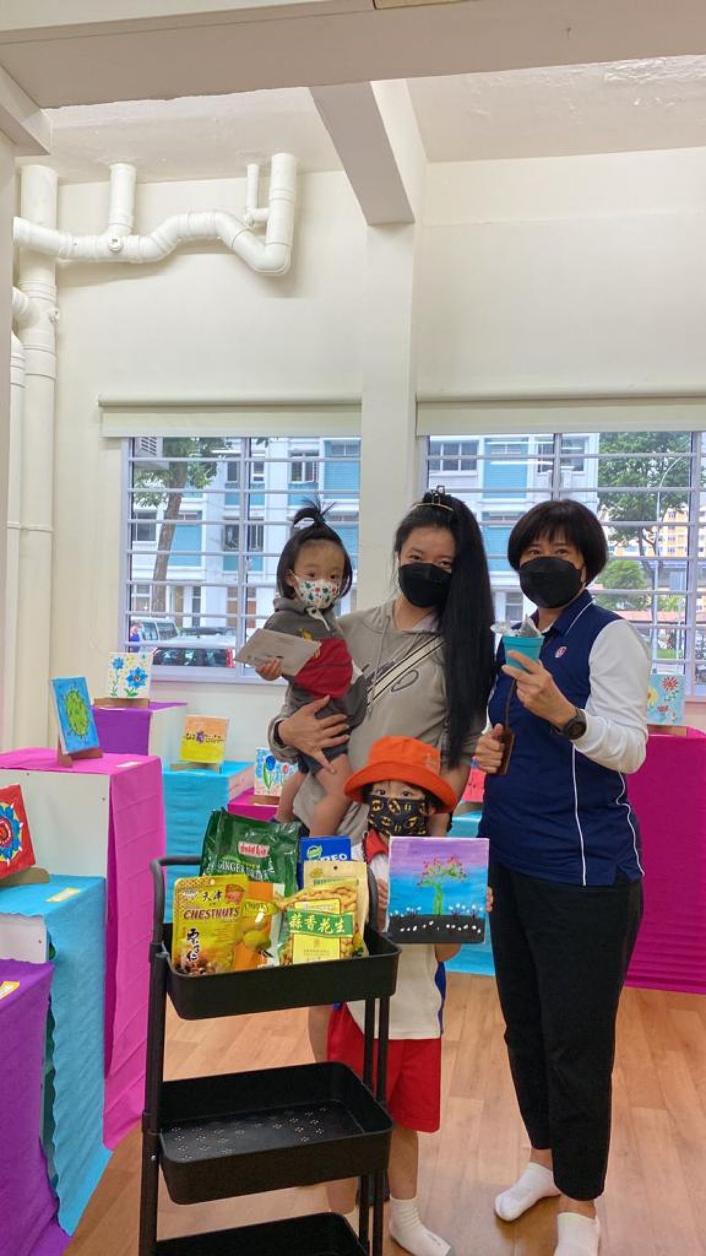 Closure of SSDB Project 2022: Sparkle Our Love - Canvass Painting For our Community — photo 13