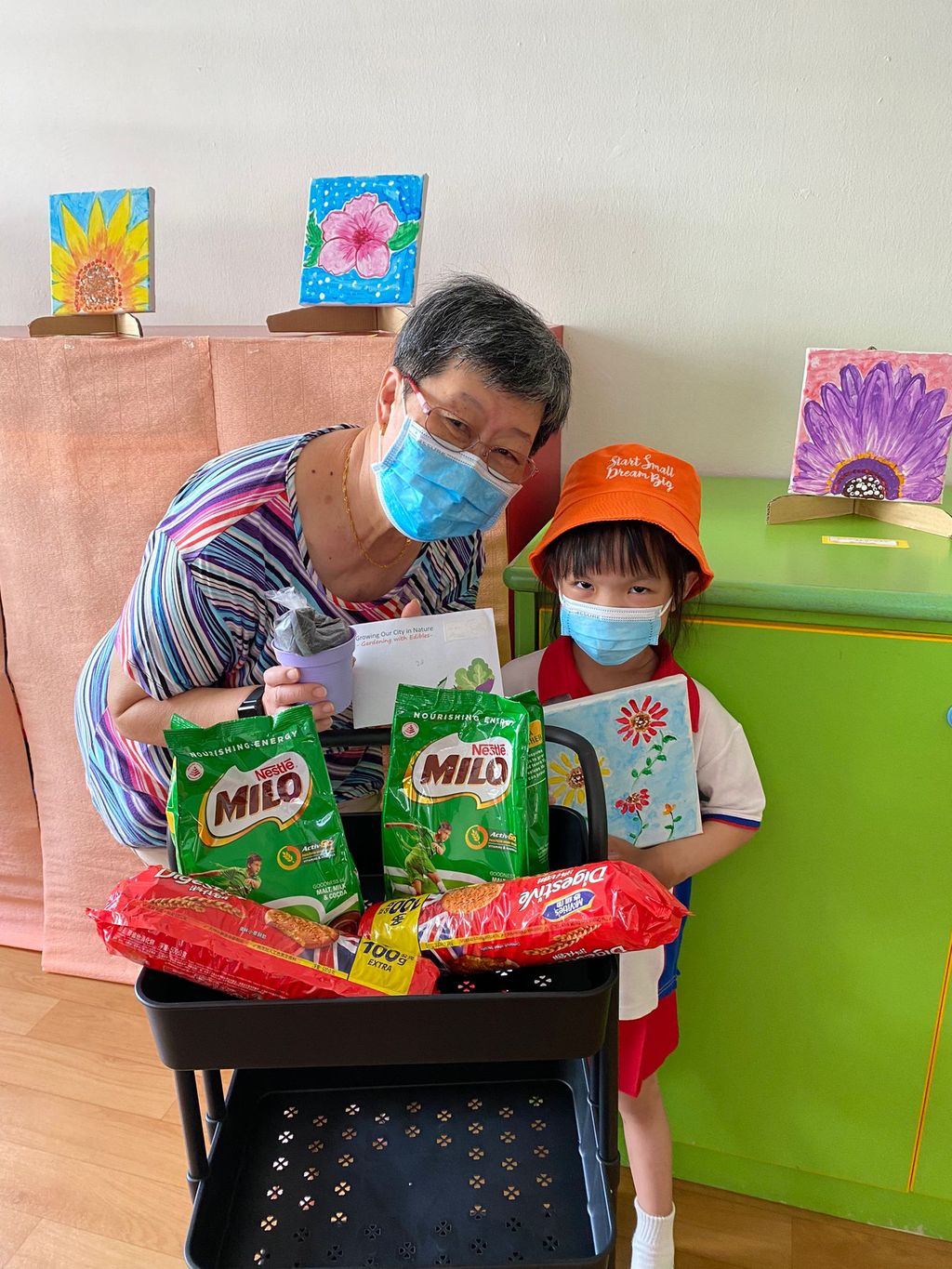 Closure of SSDB Project 2022: Sparkle Our Love - Canvass Painting For our Community — photo 2