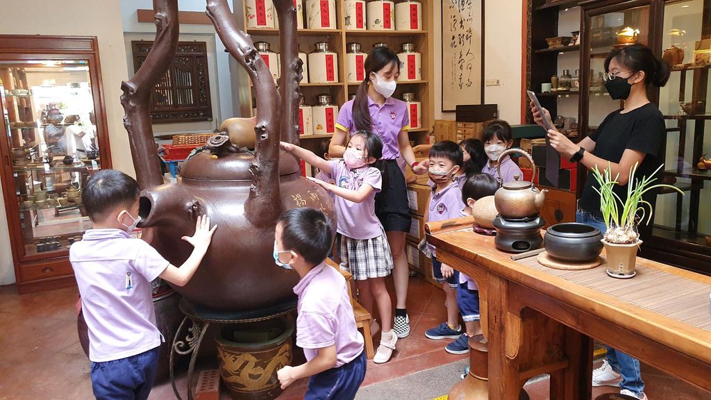 Cherie Hearts Kidz Campus @ Pasir Ris Elias Mall - “Excursion to Tea Chapter” on 4 May 2022 (Wednesday) — photo 1