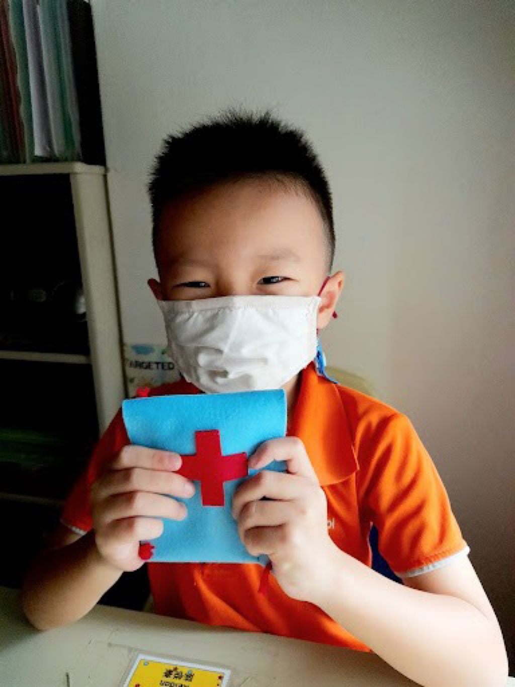 Little hands at work : Fundraising! — photo 1
