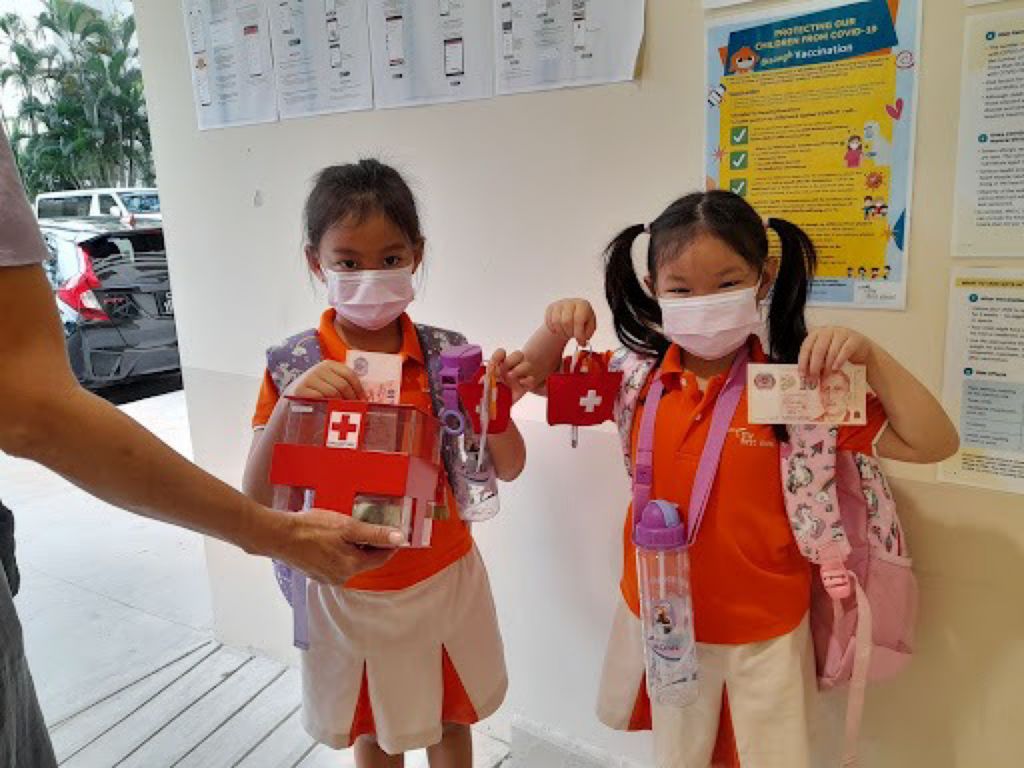 Little hands at work : Fundraising! — photo 2