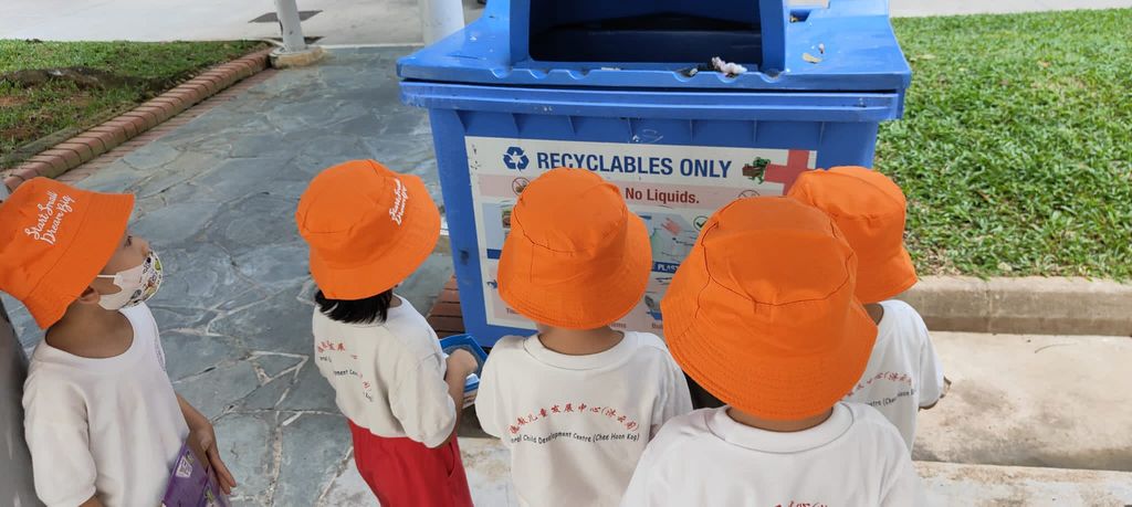 K1 children SSDB 2022 - MCDC Recycling Day! — photo 2