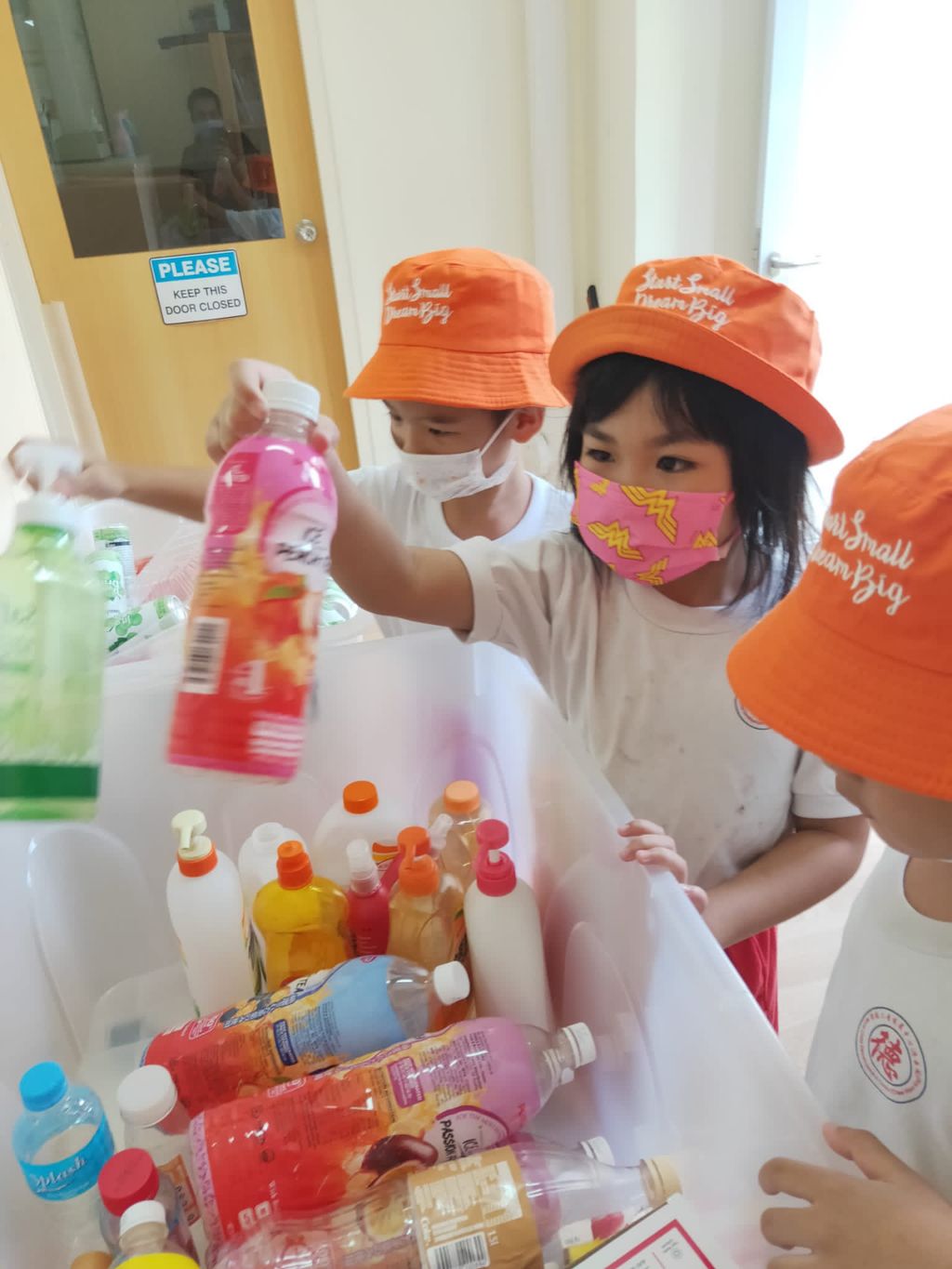K2 children SSDB 2022 - MCDC Recycling Day!