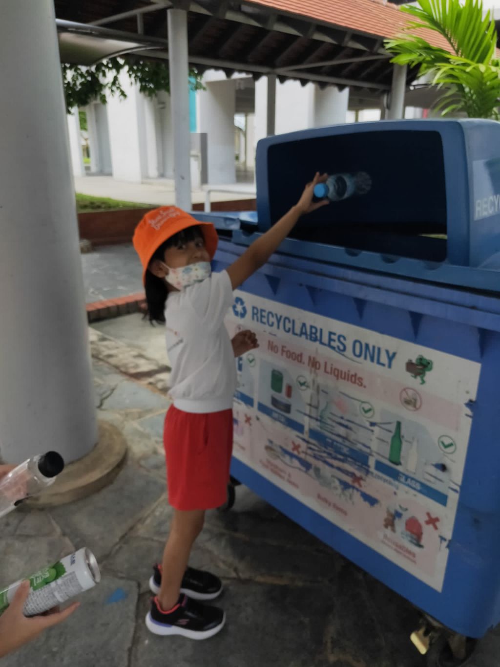 K2 children SSDB 2022 - MCDC Recycling Day! — photo 5