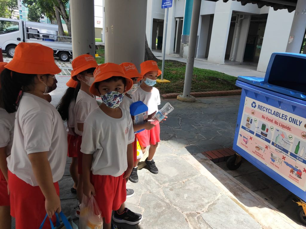 K2 children SSDB 2022 - MCDC Recycling Day! — photo 6