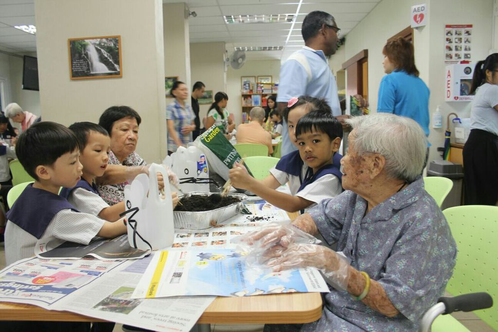 SSDB Service Learning at St. Luke Elder care — photo 2