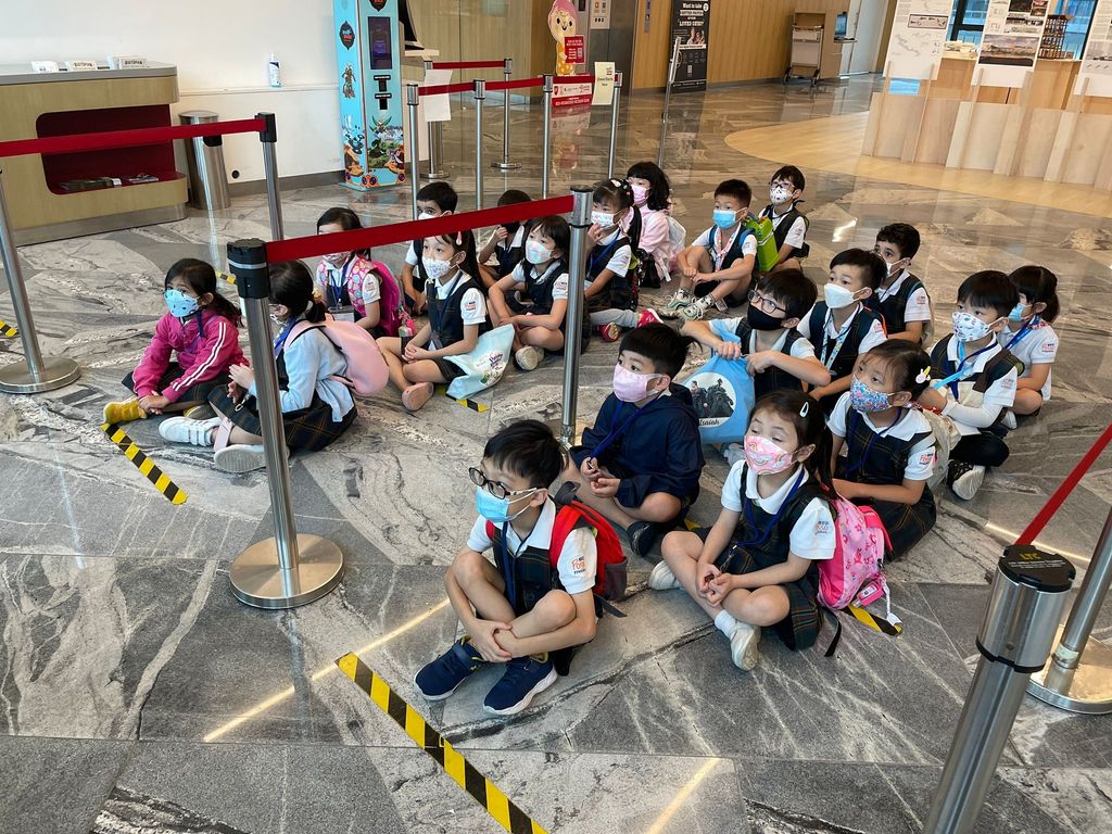 Library visit! — photo 3