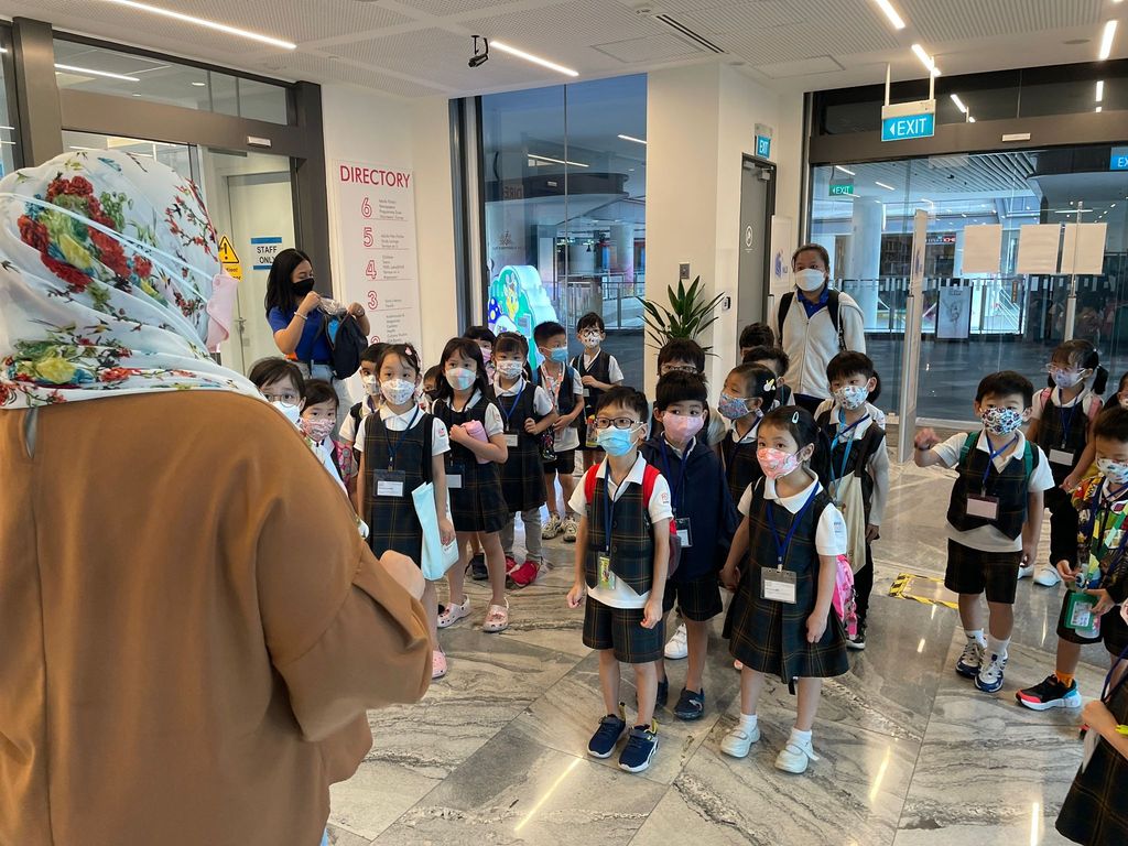 Library visit! — photo 9