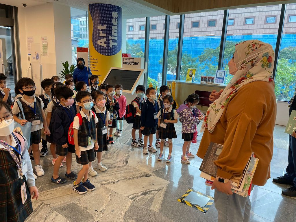 Library visit! — photo 12