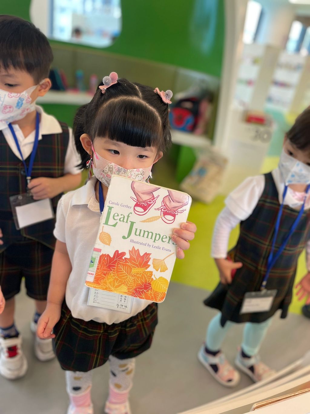 Library visit! — photo 19