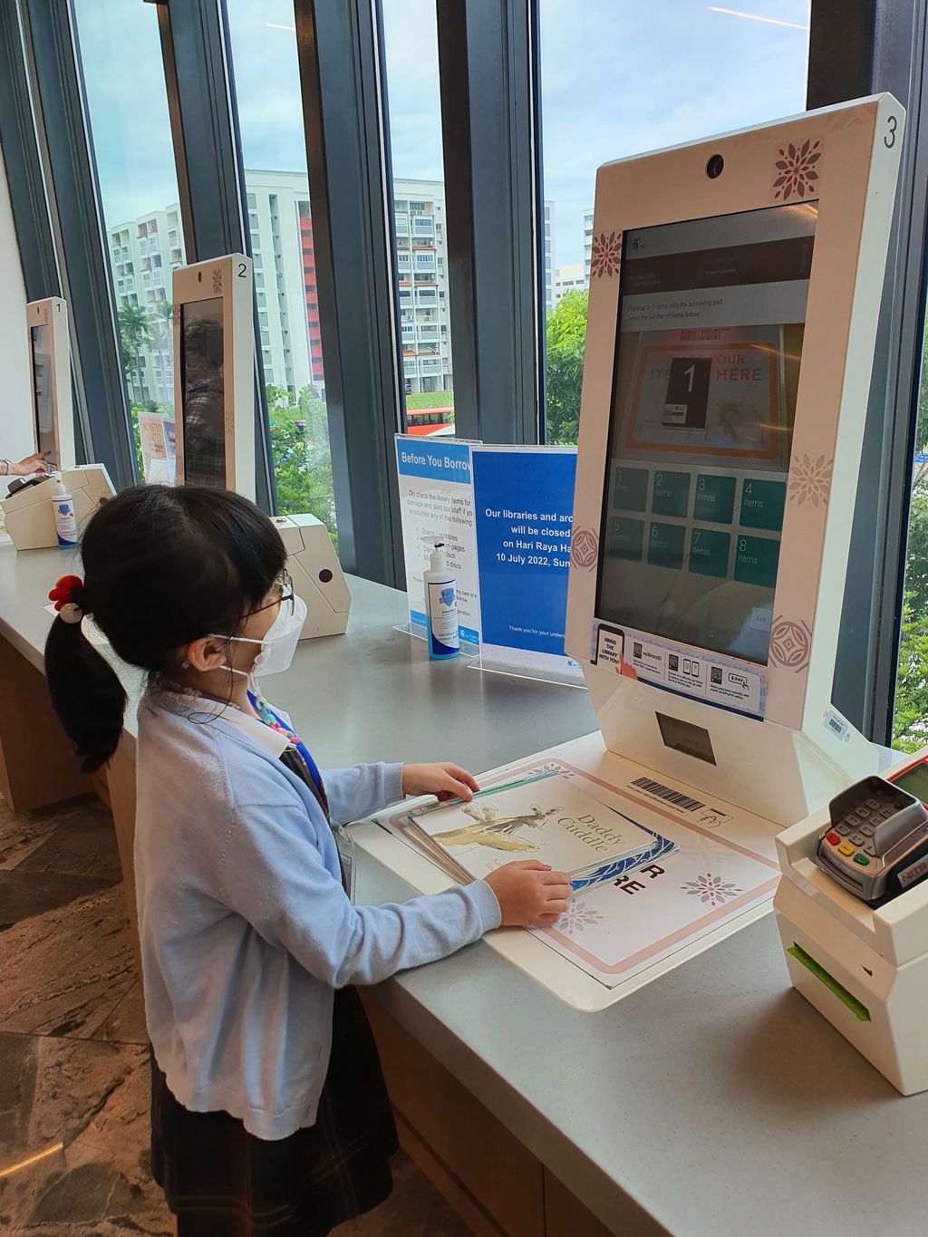 Library visit! — photo 24