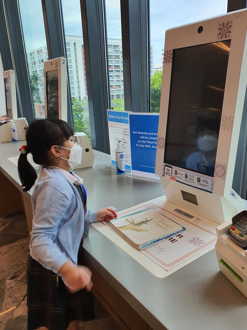 Library visit! — photo 25