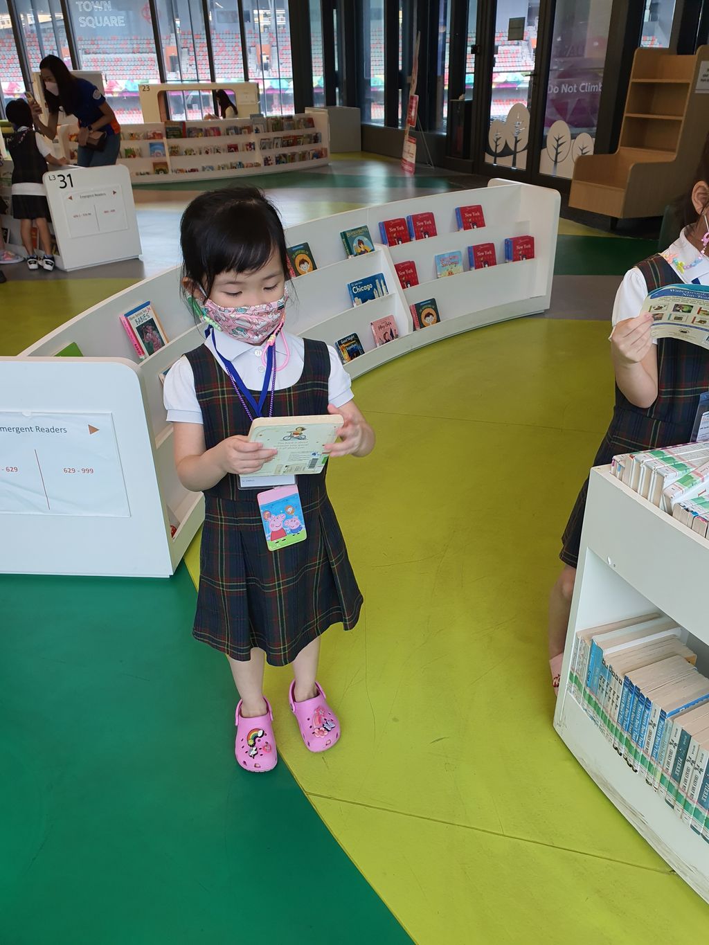 Library visit! — photo 33