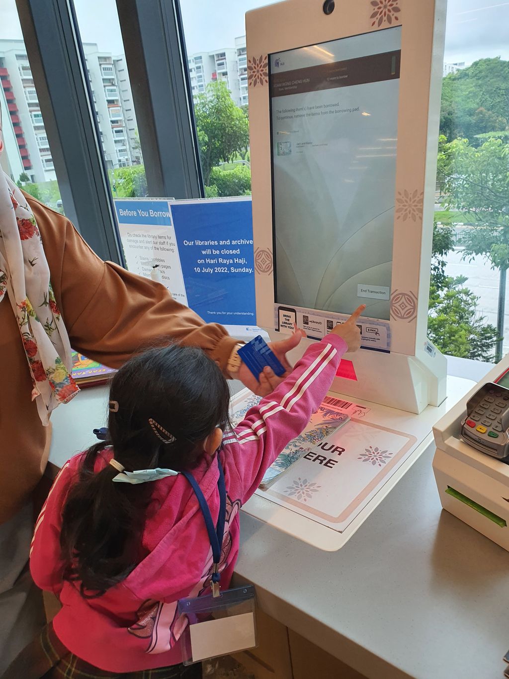 Library visit! — photo 44