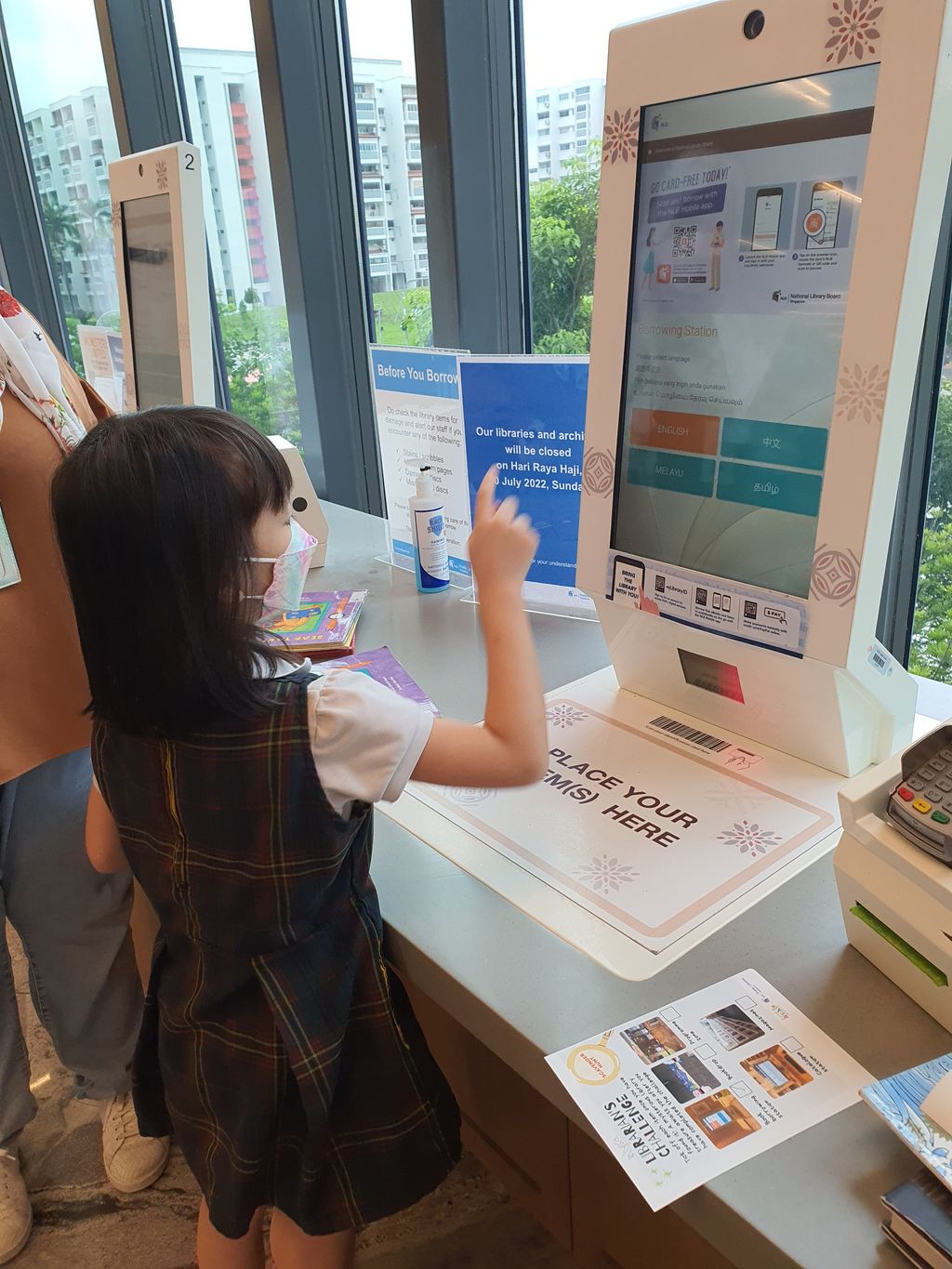 Library visit! — photo 45