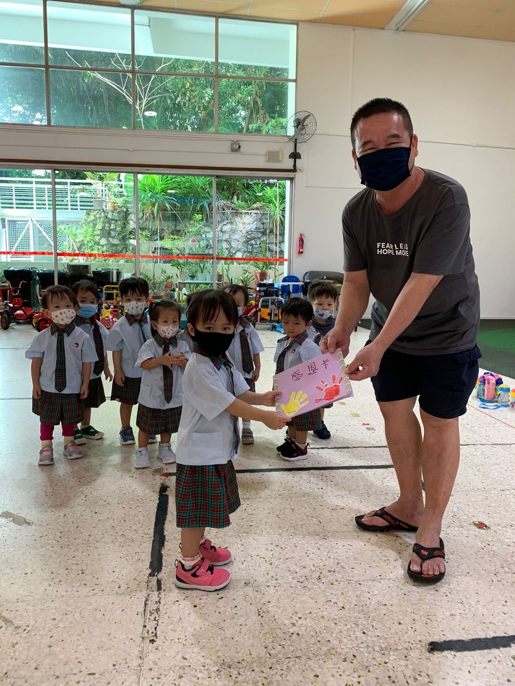 爱我们的周围的人,爱我们的国家 — photo 7
