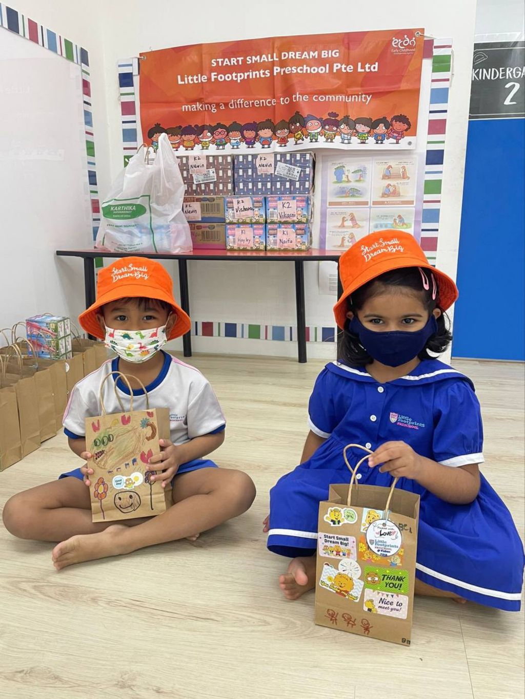 Time to pack and deliver! (SSDB - Little Footprints Preschool @Y701A) — photo 8