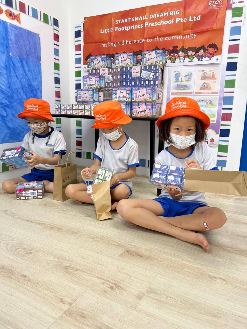 Time to pack and deliver! (SSDB - Little Footprints Preschool @Y701A) — photo 12