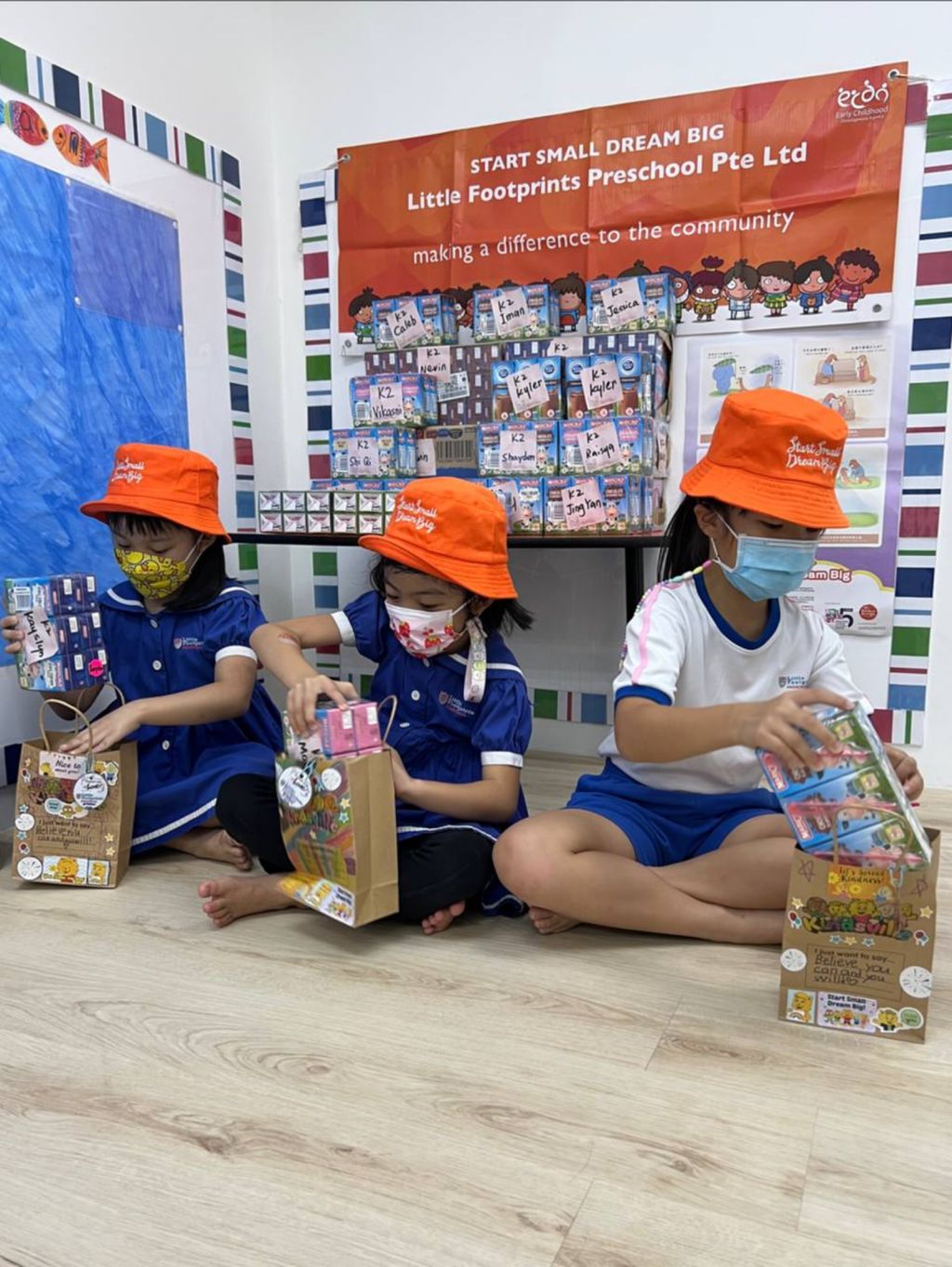 Time to pack and deliver! (SSDB - Little Footprints Preschool @Y701A) — photo 13