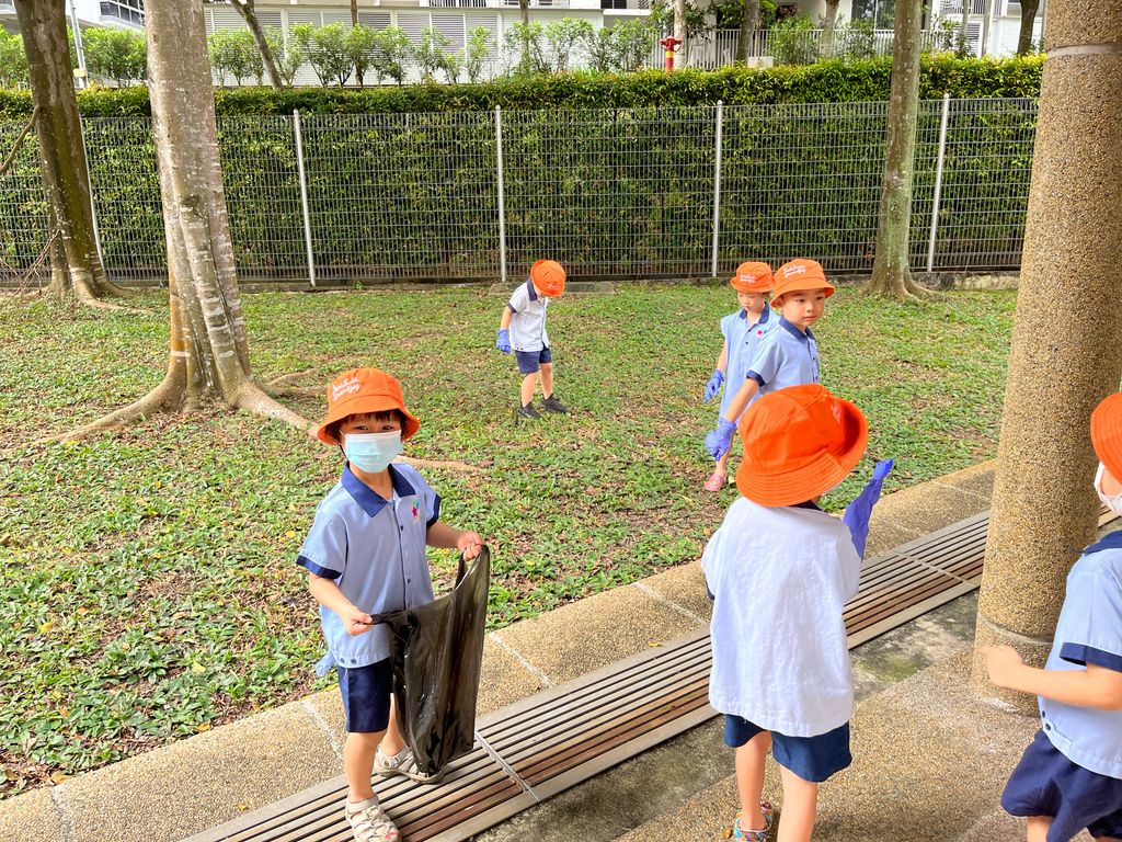 Neighbourhood Clean-Up! 🏡🚮 (SSDB Finale) — photo 3