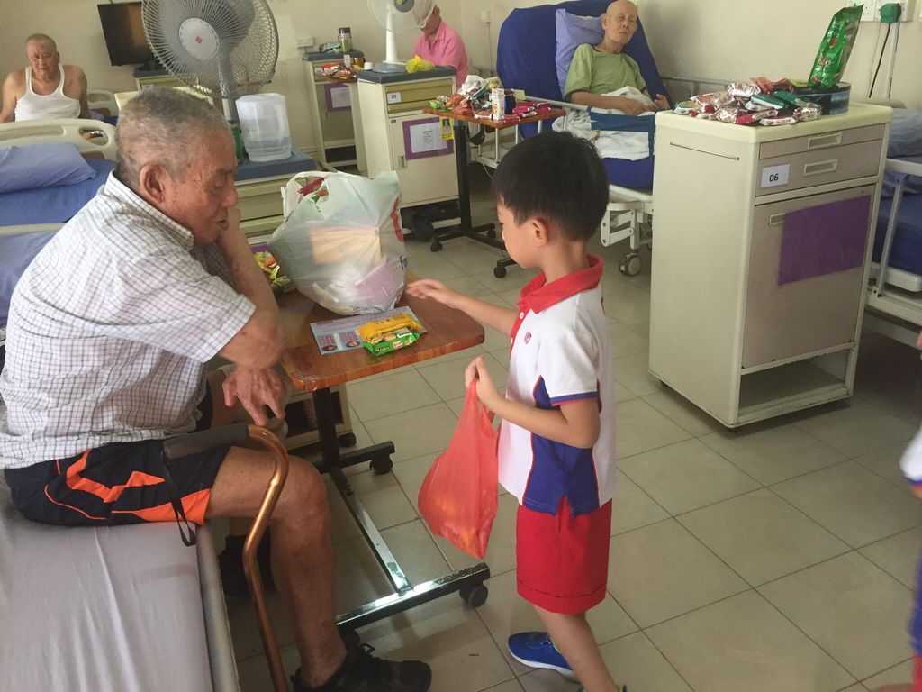PCf Sparkletots Preschool @ Jalan Kayu Blk 517/520 visits Moonlight Home for the Aged and the Disabled — photo 5