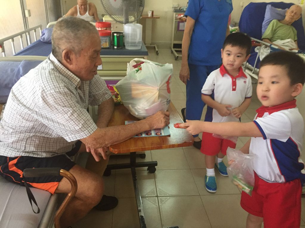 PCf Sparkletots Preschool @ Jalan Kayu Blk 517/520 visits Moonlight Home for the Aged and the Disabled — photo 6