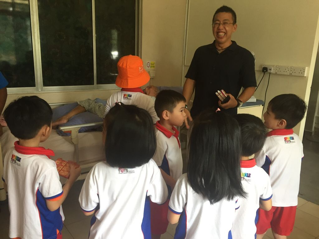 PCf Sparkletots Preschool @ Jalan Kayu Blk 517/520 visits Moonlight Home for the Aged and the Disabled — photo 7