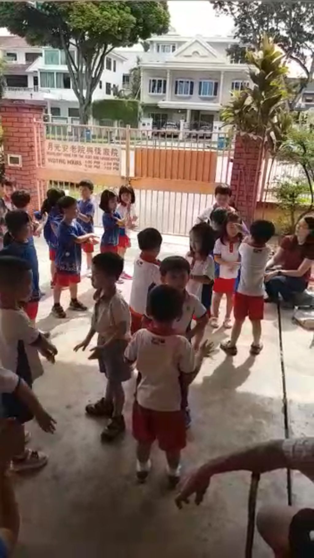 PCf Sparkletots Preschool @ Jalan Kayu Blk 517/520 visits Moonlight Home for the Aged and the Disabled — photo 8