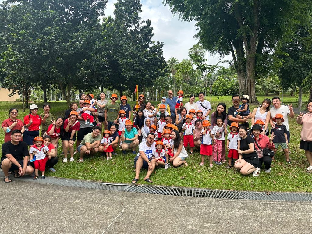 PCF Sparkletots @ Woodlands Blk 801 SSDB project: Sembawang Beach Cleaning cum Parents Day