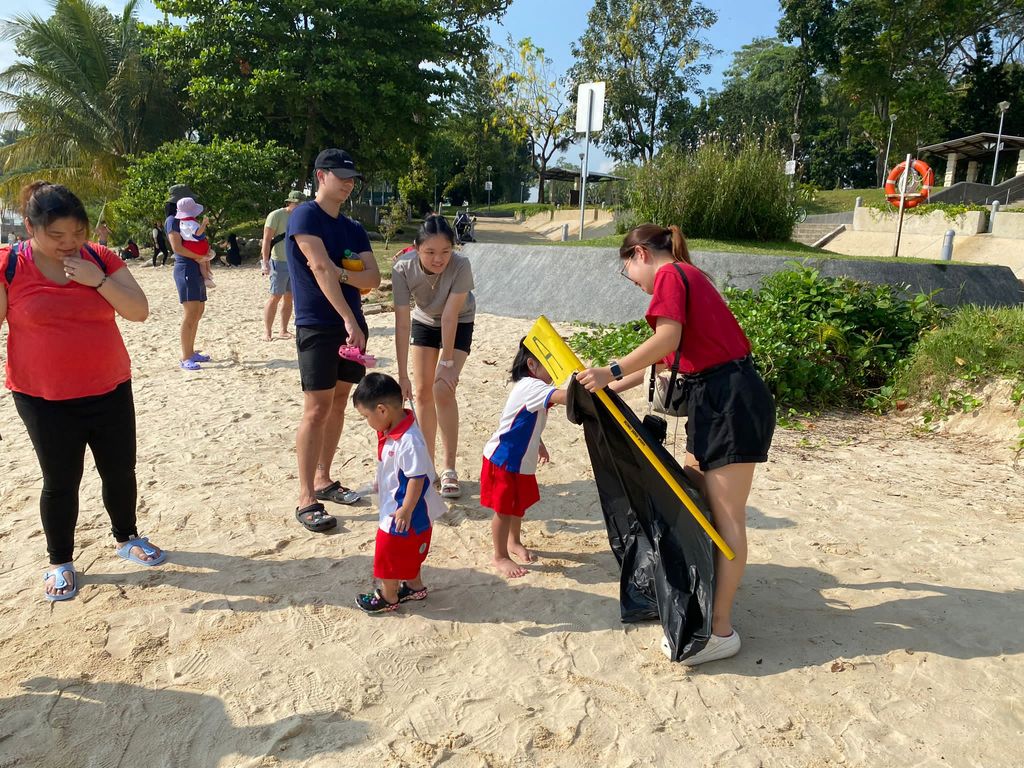 PCF Sparkletots @ Woodlands Blk 801 SSDB project: Sembawang Beach Cleaning cum Parents Day — photo 3