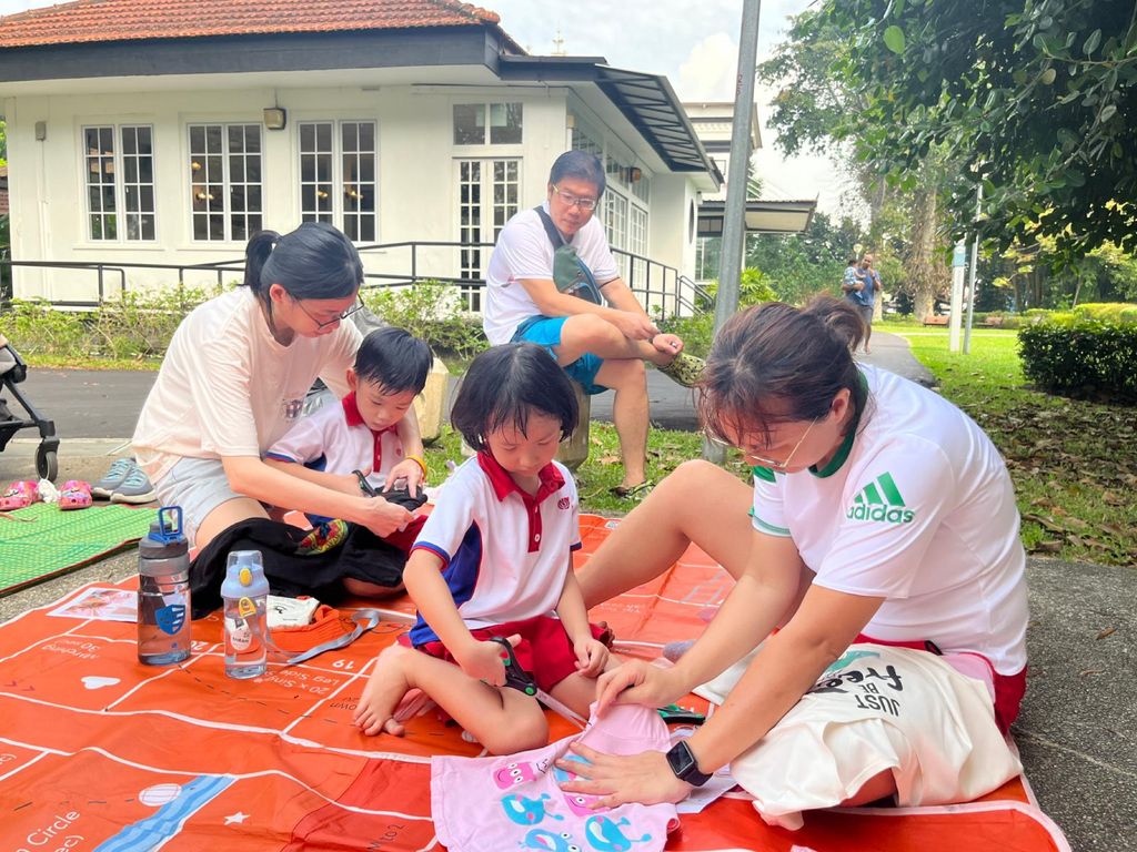 PCF Sparkletots @ Woodlands Blk 801 SSDB project: Sembawang Beach Cleaning cum Parents Day — photo 12