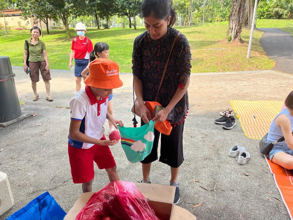 PCF Sparkletots @ Woodlands Blk 801 SSDB project: Sembawang Beach Cleaning cum Parents Day — photo 13