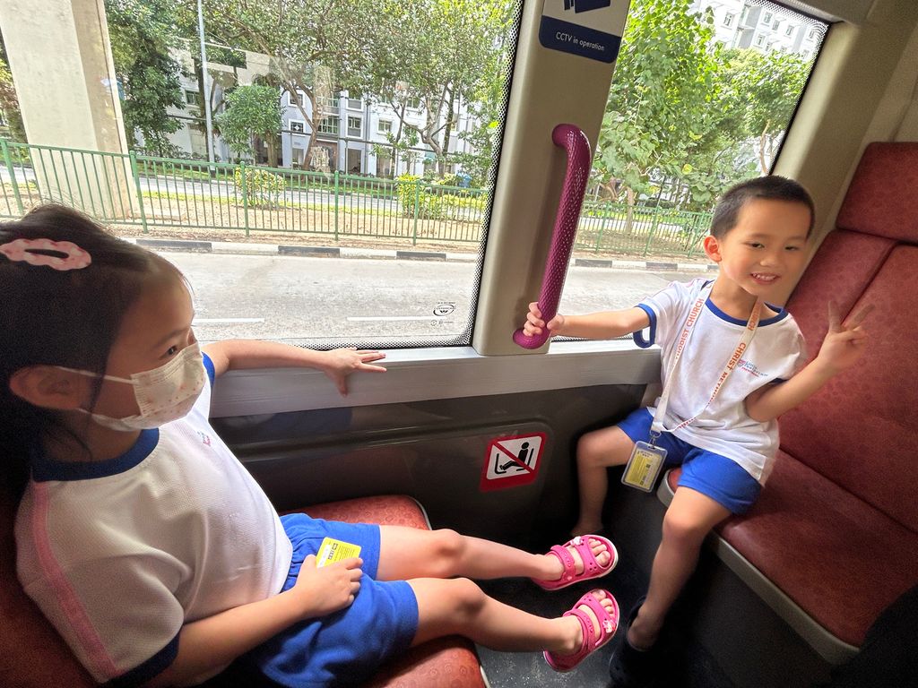 2023 SSDB Project - A Big Thank You to the librarians at Sengkang Public Library — photo 5
