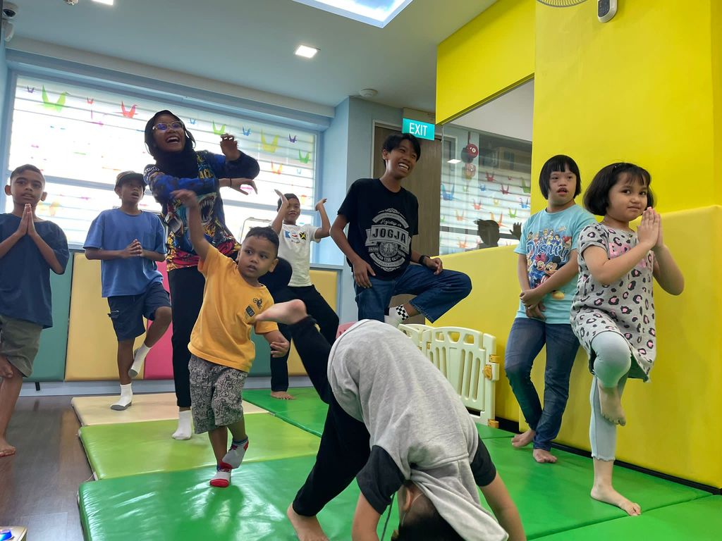 Spreading love with our fellow friends @Ain Society — photo 1