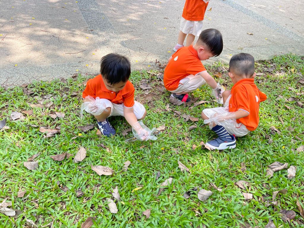 Showing appreciation to other — photo 4