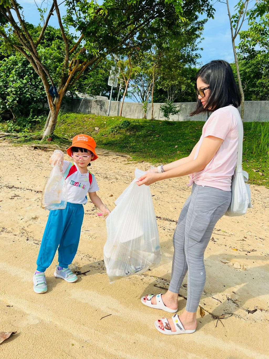 Beach cleanups — photo 6