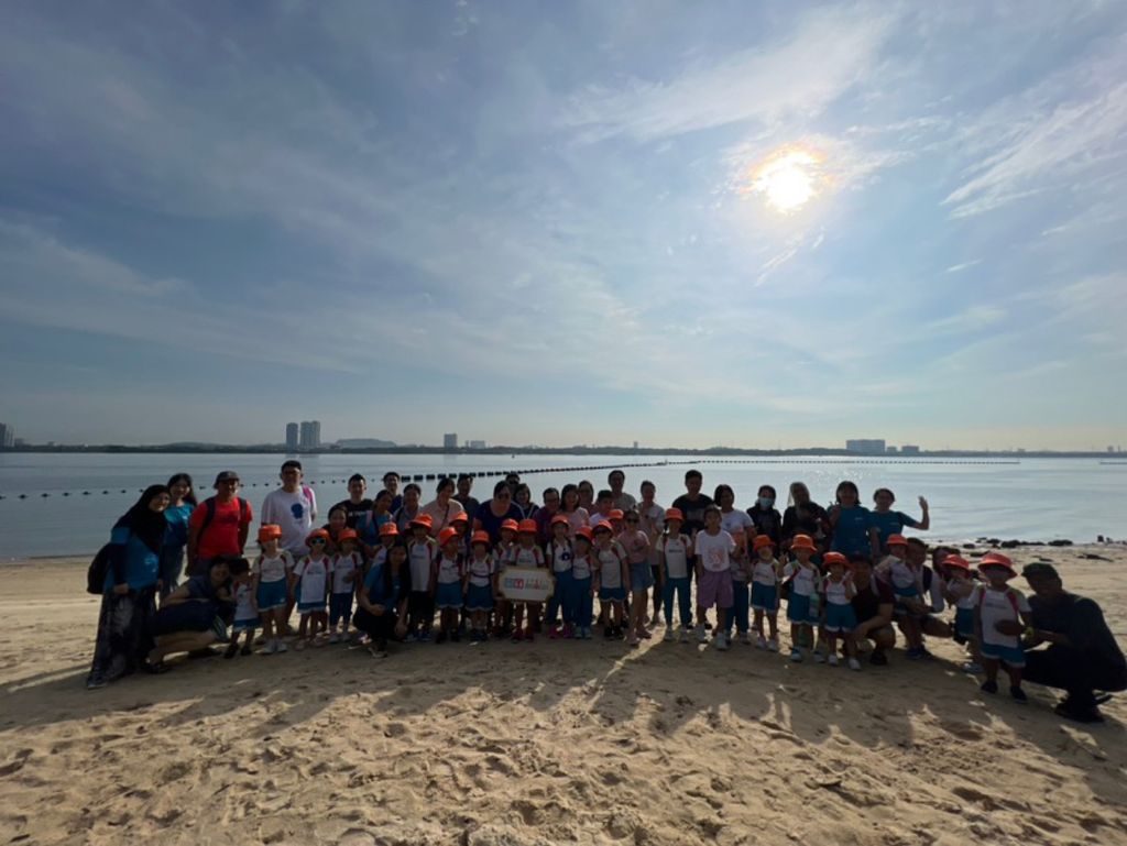 Beach cleanups — photo 8