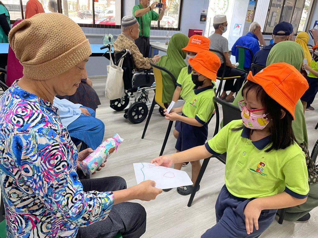 Interactive session with the elderlies @ Muhammadiyah — photo 5