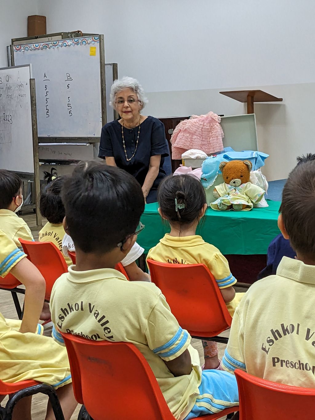 Eshkol Valley@PPCC 2023 SSDB Learning Story #3 - Nan Pat Tells Us a Birthday Story Today!