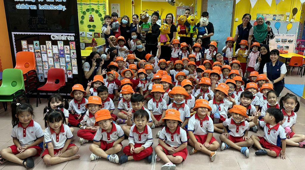 KU326 “Every Giving of Little Kindness Matters!”: #4 - Singapore Kindness Movement (SKM) Puppet Show & Supporting Local Authors — photo 1