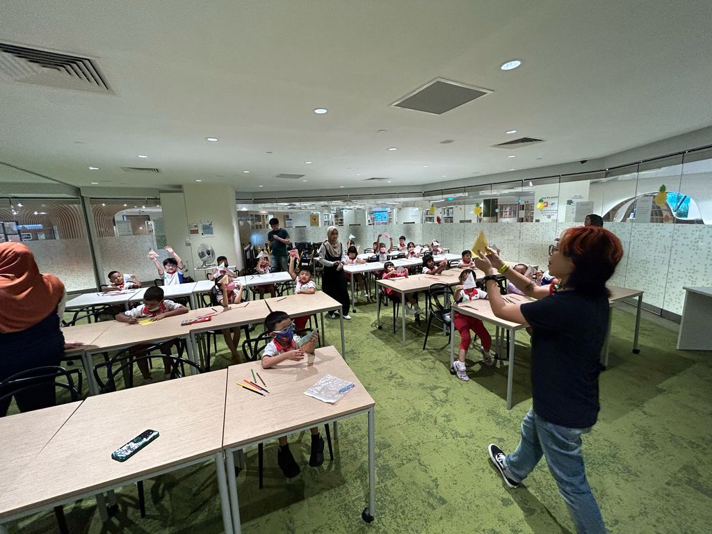 KU326 “Every Giving of Little Kindness Matters!”: #4 - Singapore Kindness Movement (SKM) Puppet Show & Supporting Local Authors — photo 4