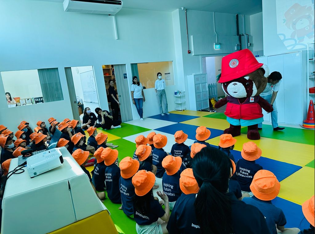与少年红十字会携手成为社会中的小英雄 — photo 2