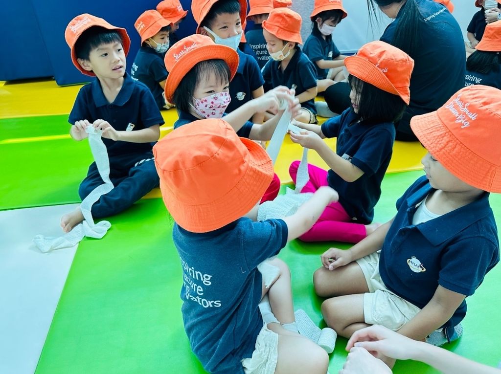 与少年红十字会携手成为社会中的小英雄 — photo 3