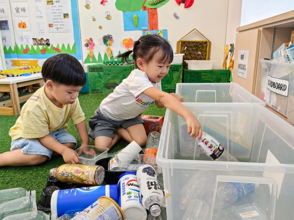 KIDDIWINKIE SCHOOLHOUSE @ ORCHARD SSDB Project: Beach Cleaning cum Recycling Projects — photo 9