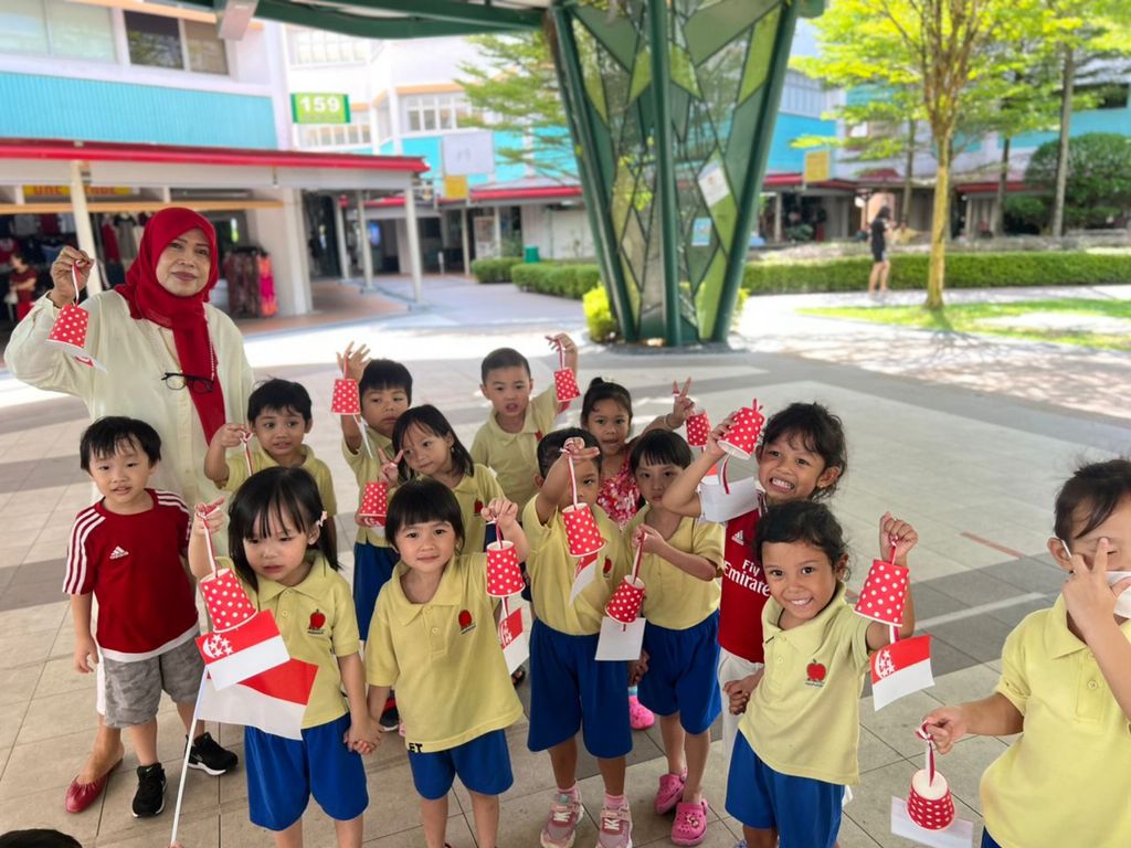 新加坡国庆日活动 written by Ashley — photo 1